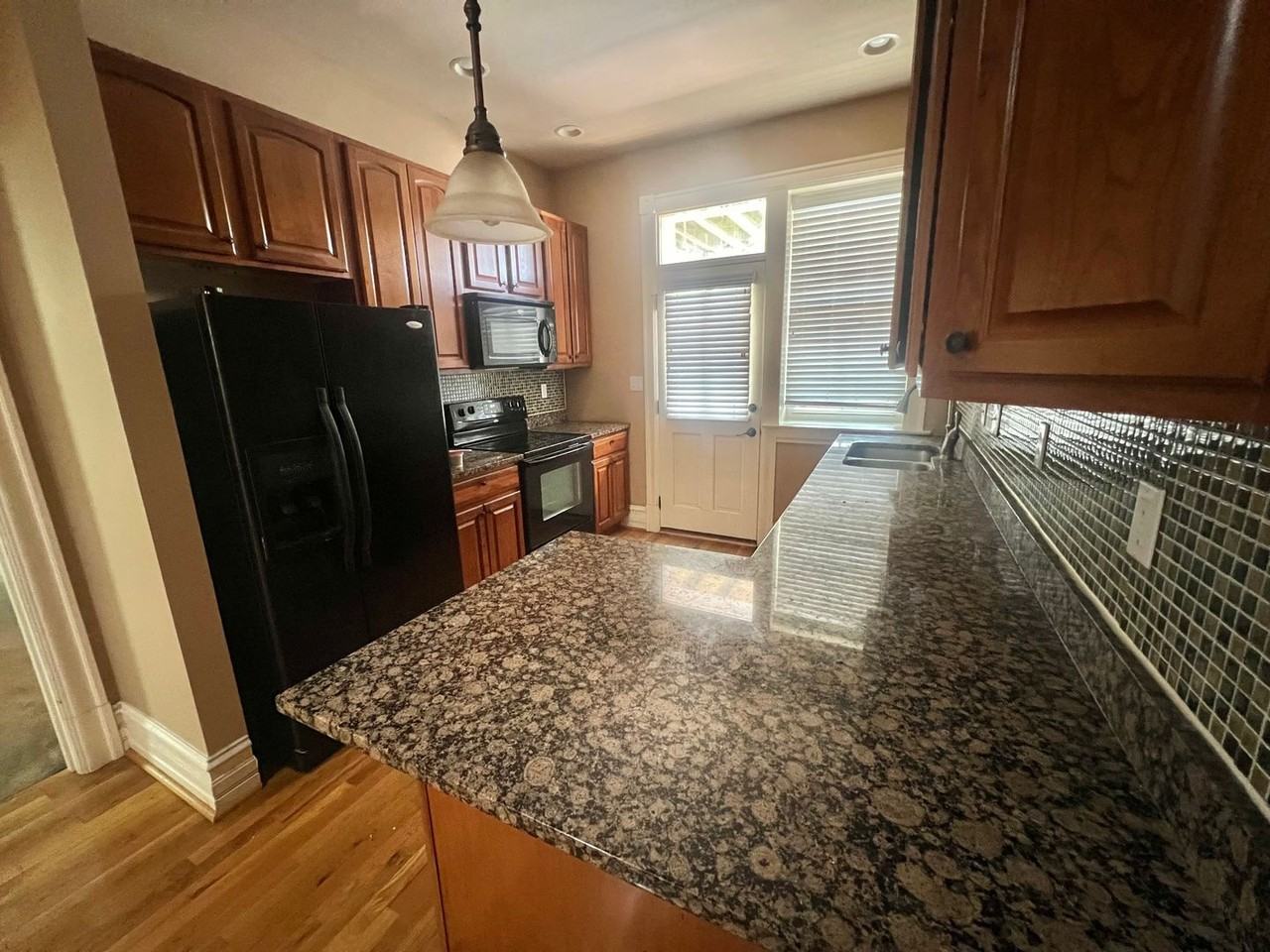 3846 Shaw Blvd - Photo 5 of 11