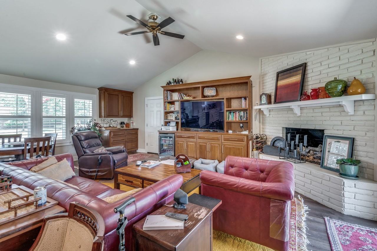 6100 El Campo Ave - Photo 2 of 12