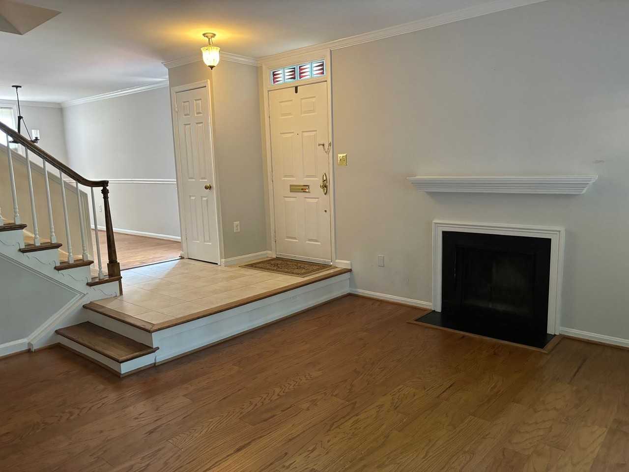 1037 N Pitt St - Photo 2 of 25