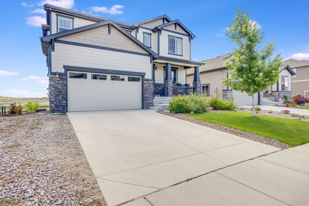 1139 Hornet Dr - Photo 3 of 34