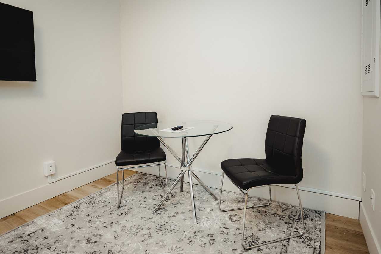 247 Young Street - Photo 4 of 11