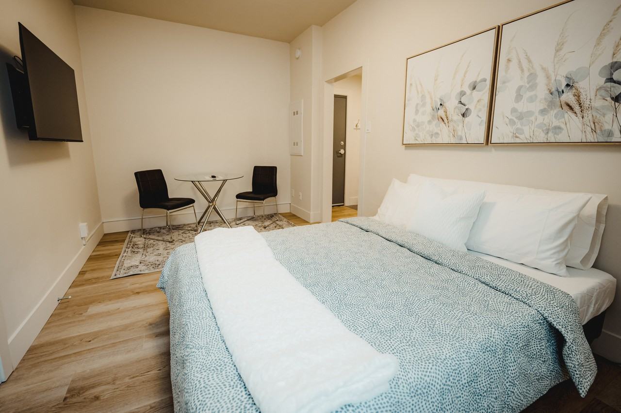 247 Young Street - Photo 7 of 11