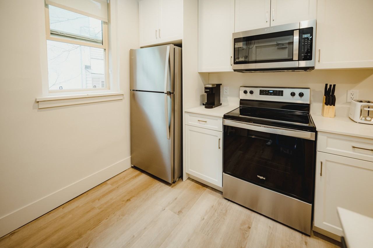 247 Young Street - Photo 2 of 11