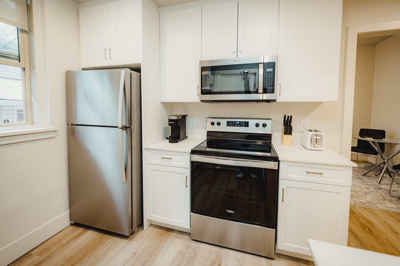 247 Young Street - Photo 3 of 11