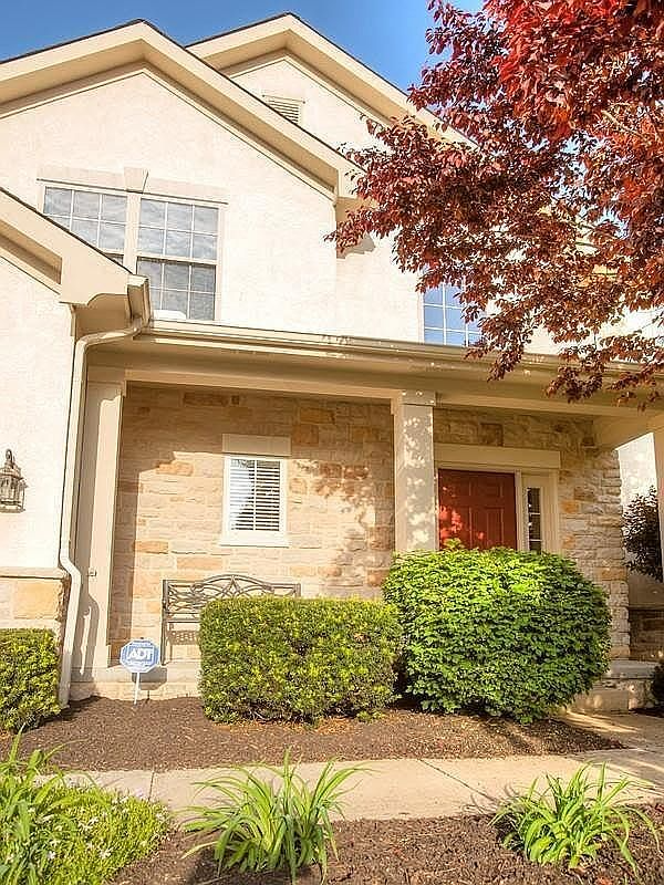 380 Village Ridge Dr - Photo 2 of 20