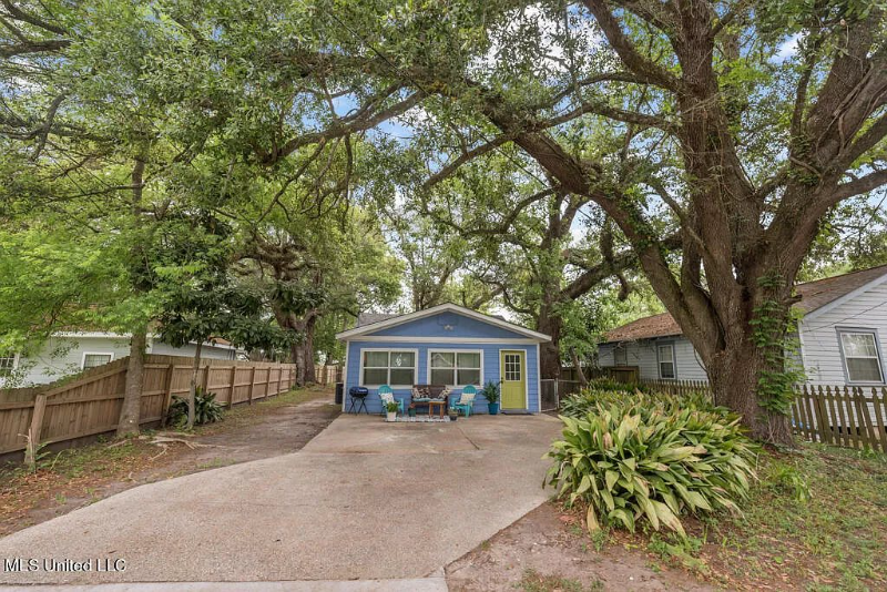 317 Ballentine St - Photo 2 of 14