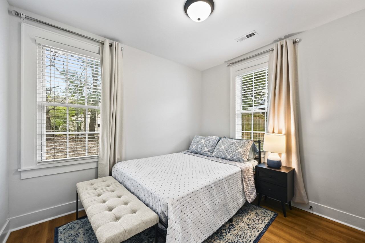 2215 Cambridge Ave #NA - Photo 4 of 17