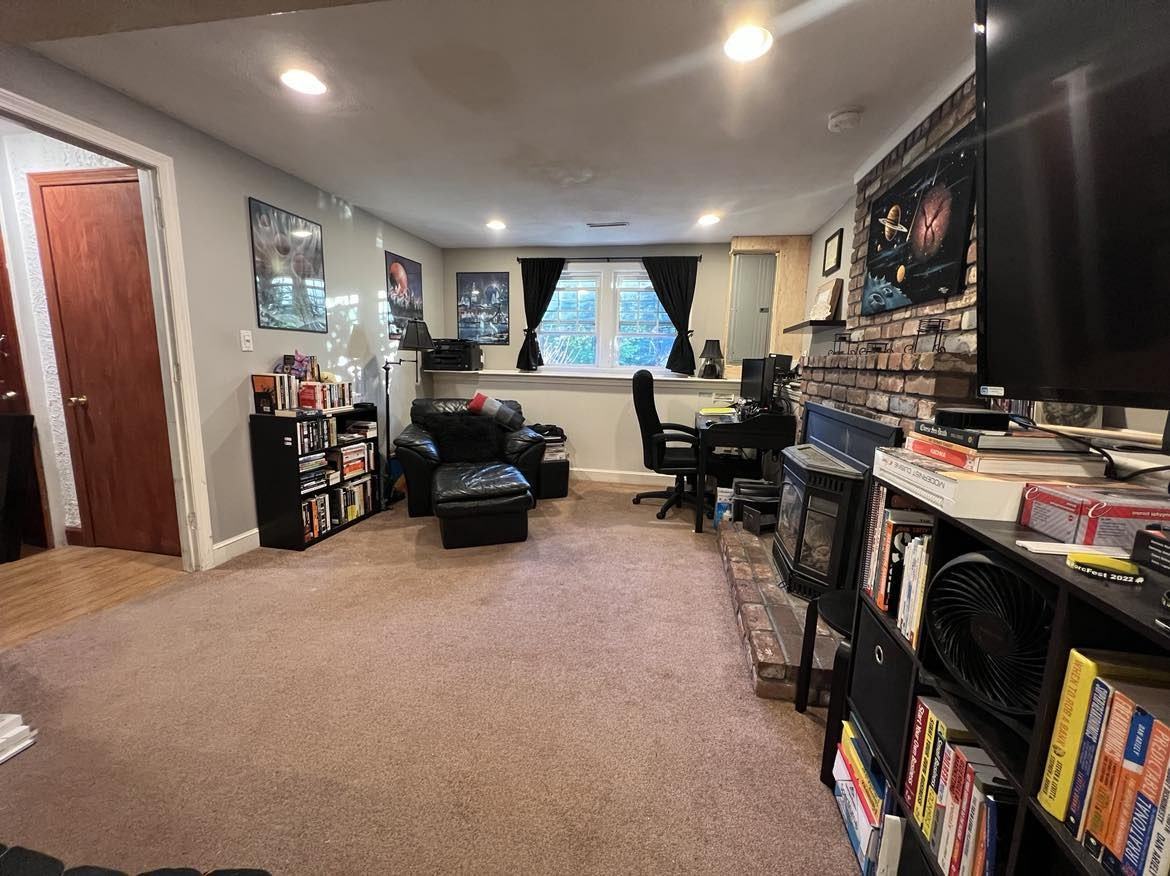9 Putney Cir #B - Photo 5 of 12