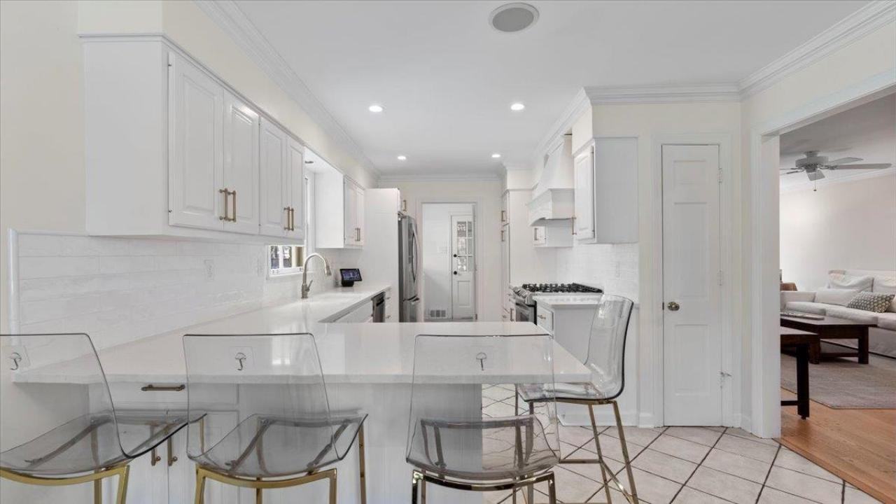 2344 Wood Bridge Cv #NA - Photo 5 of 26