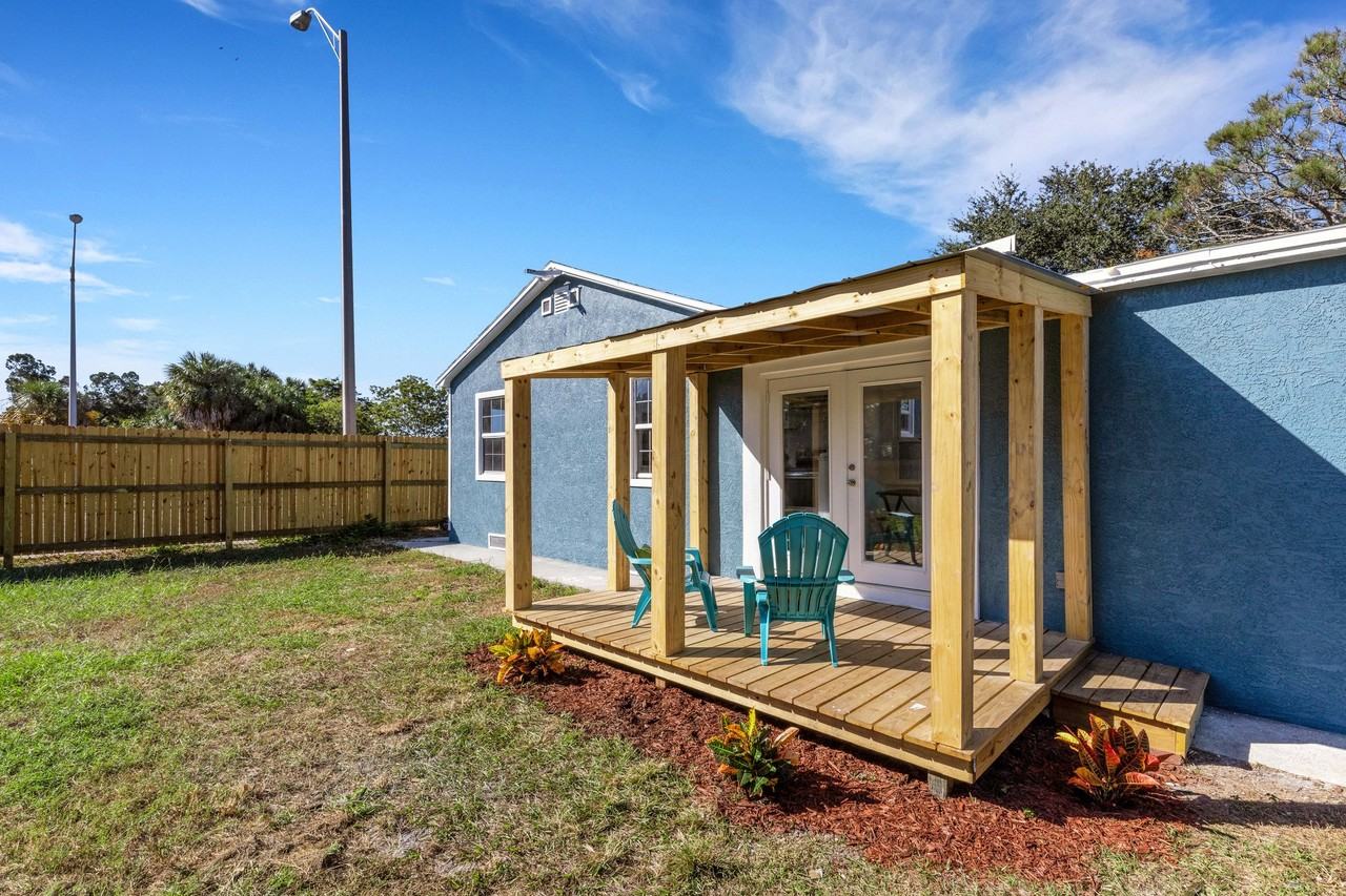 3800 21st St N - Photo 2 of 35