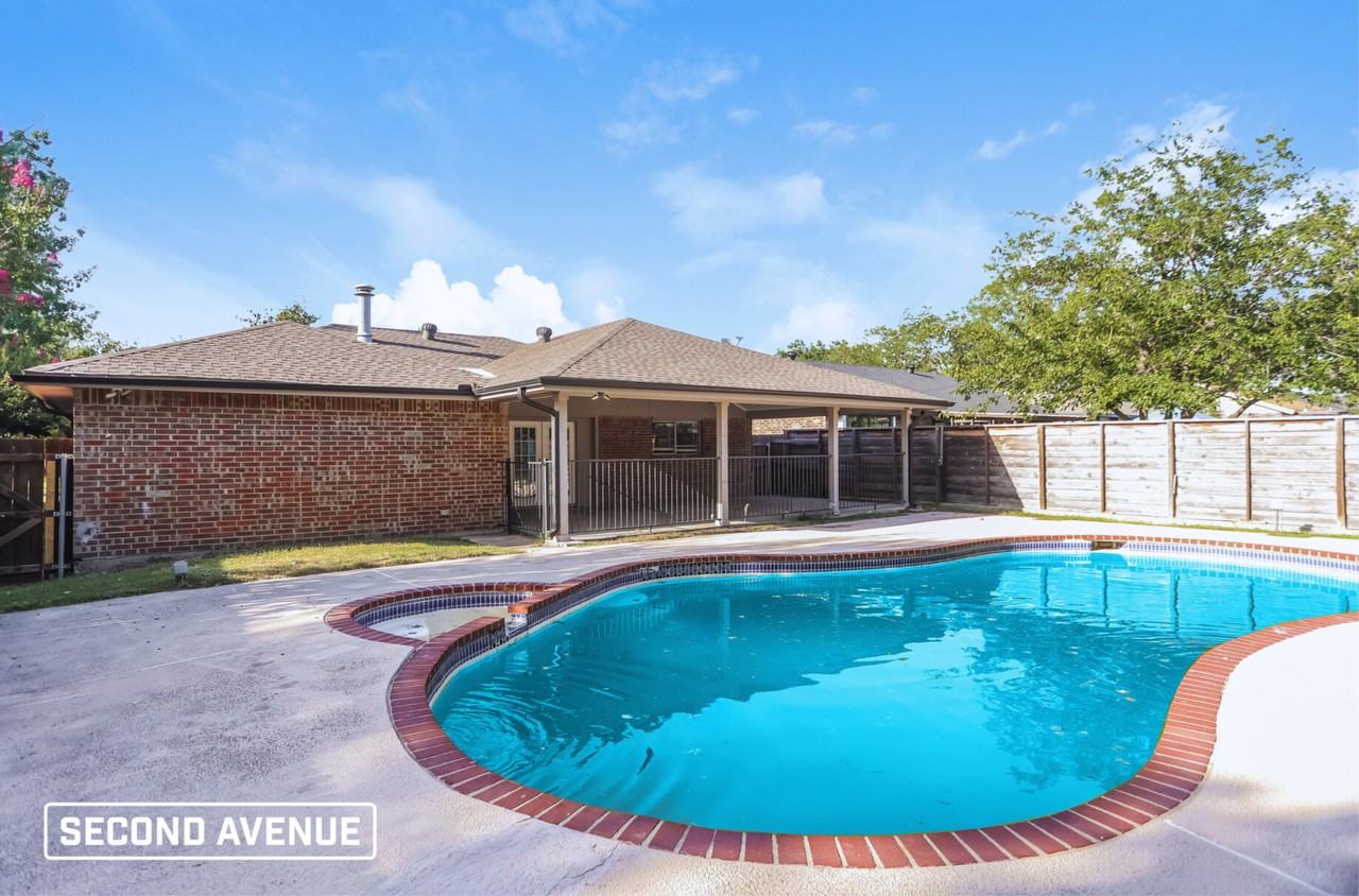 1614 Hillwood Dr - Photo 2 of 24