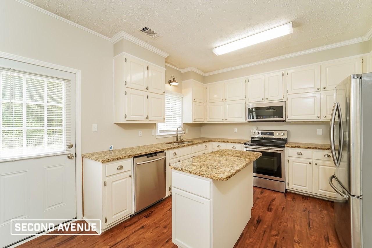 269 Yorkshire Pl - Photo 2 of 14