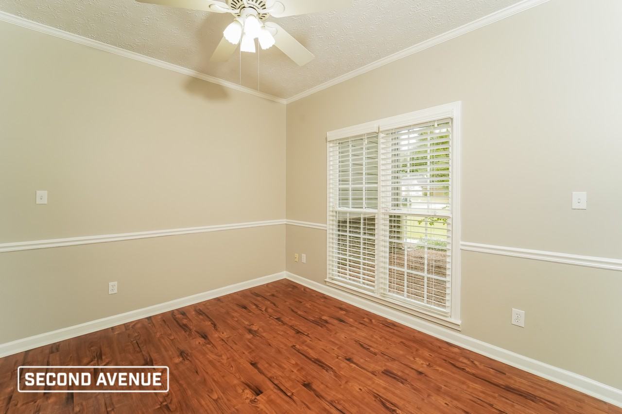 269 Yorkshire Pl - Photo 3 of 14