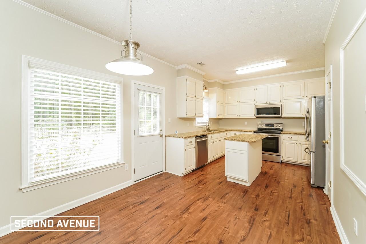 269 Yorkshire Pl - Photo 4 of 14