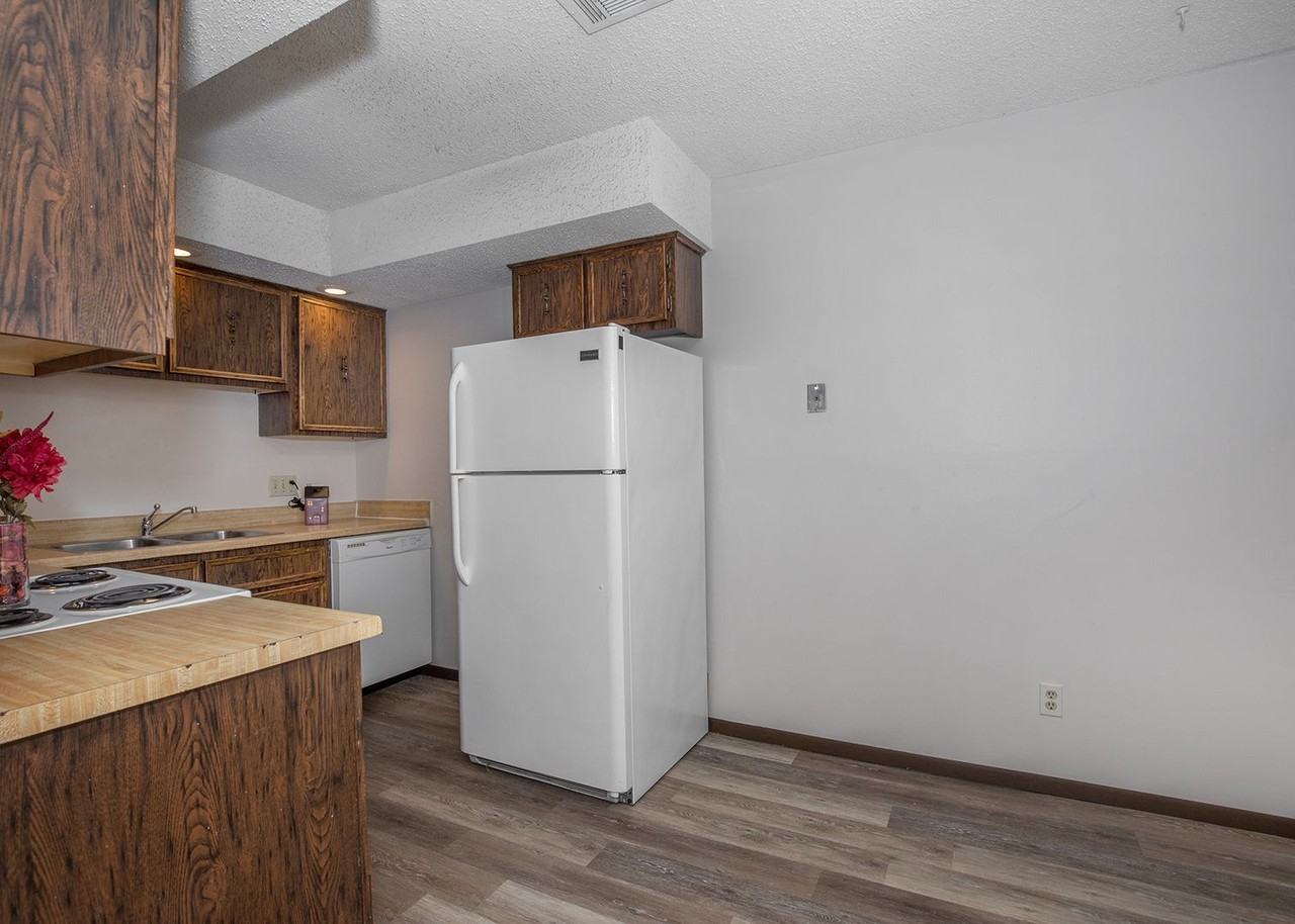 Valley View Apartments - Photo 3 of 16