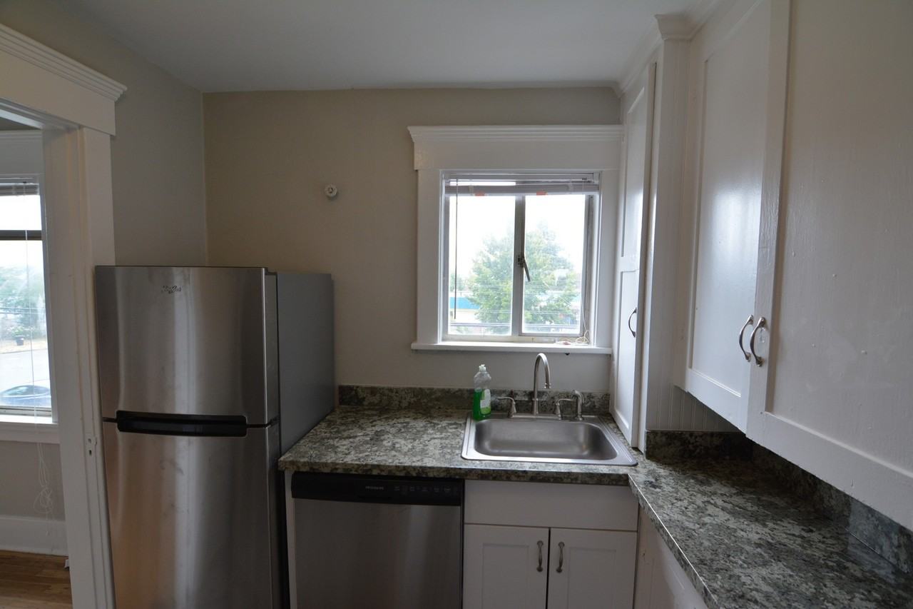 Beacon Apartments - Photo 3 of 18