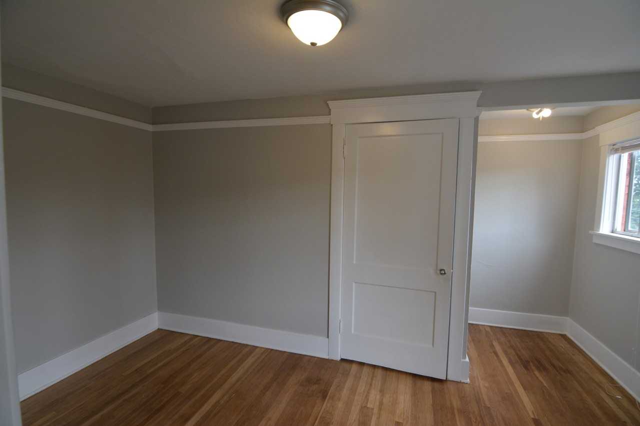 Beacon Apartments - Photo 6 of 18