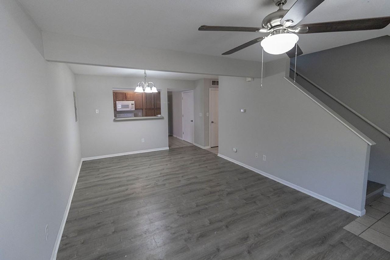 1421 Bodie Dr - Photo 4 of 32