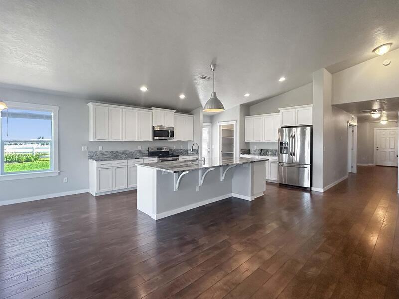 112 Pilgrim Way - Photo 3 of 17