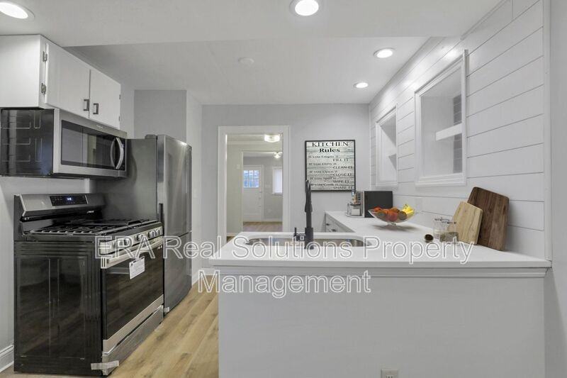 541 Elizabeth Ave - Photo 2 of 24