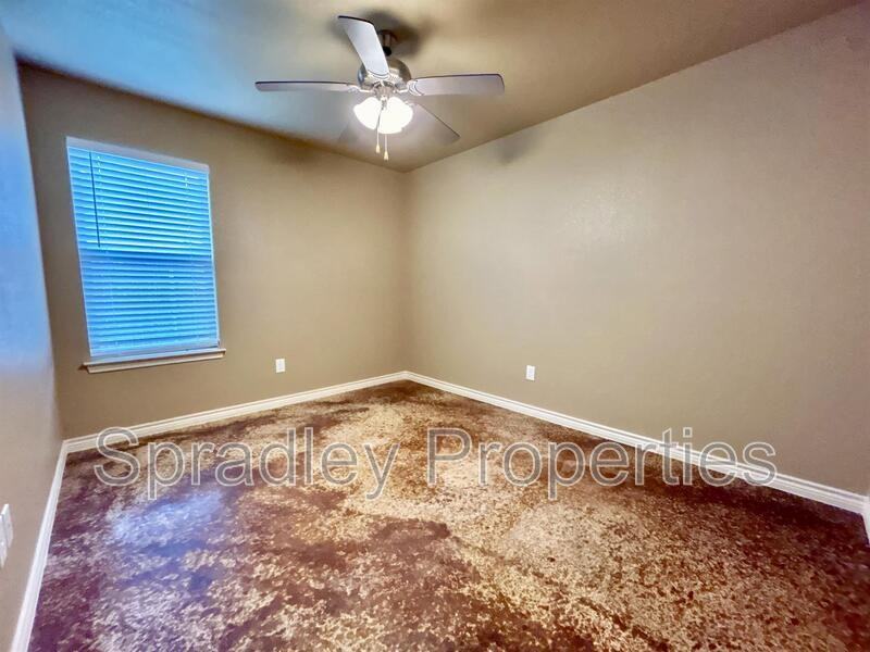 1008 Llano Ct Apt B - Photo 4 of 12