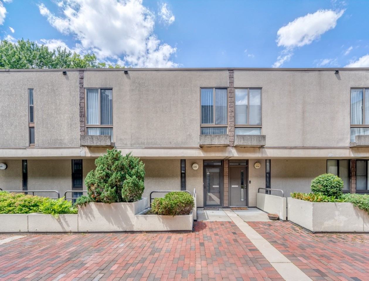 2218 Clove Ter - Photo 2 of 24