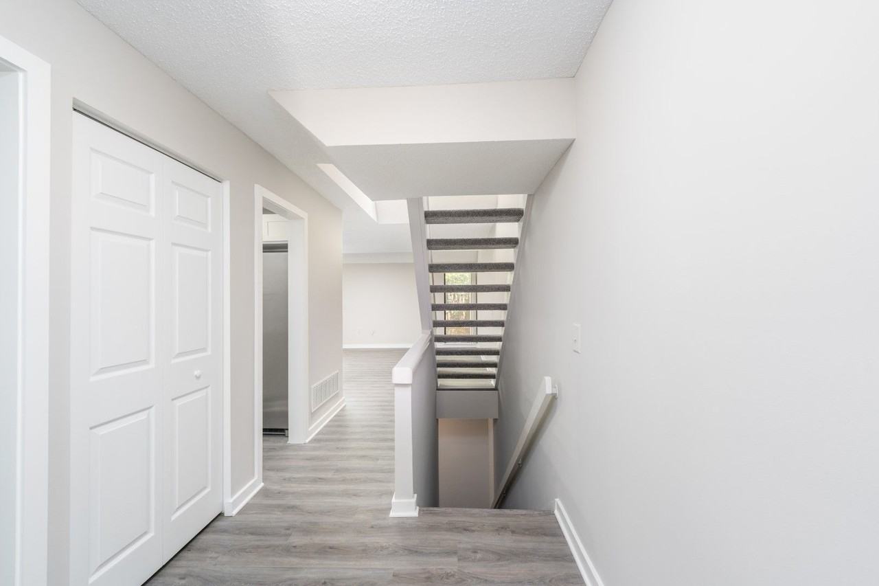 2218 Clove Ter - Photo 3 of 24