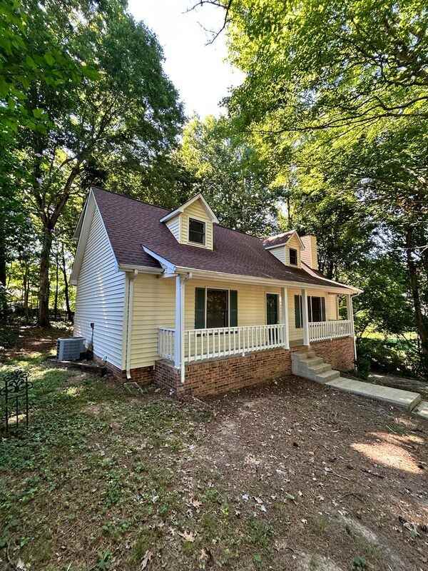 1310 Sun Valley Rd - Photo 2 of 24