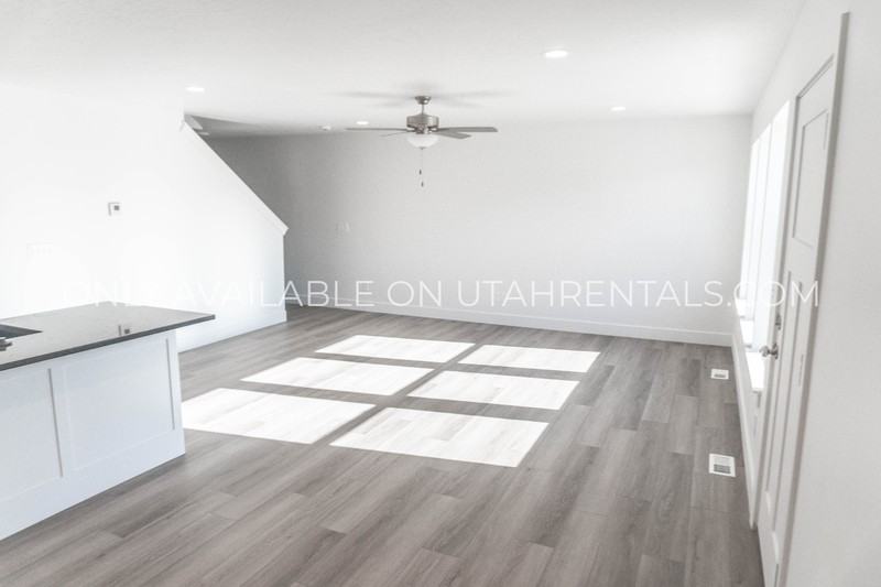 868 Nw - Photo 4 of 26