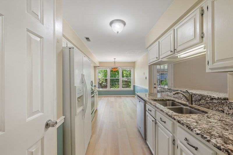 2105 Grey Fox Ln - Photo 4 of 32