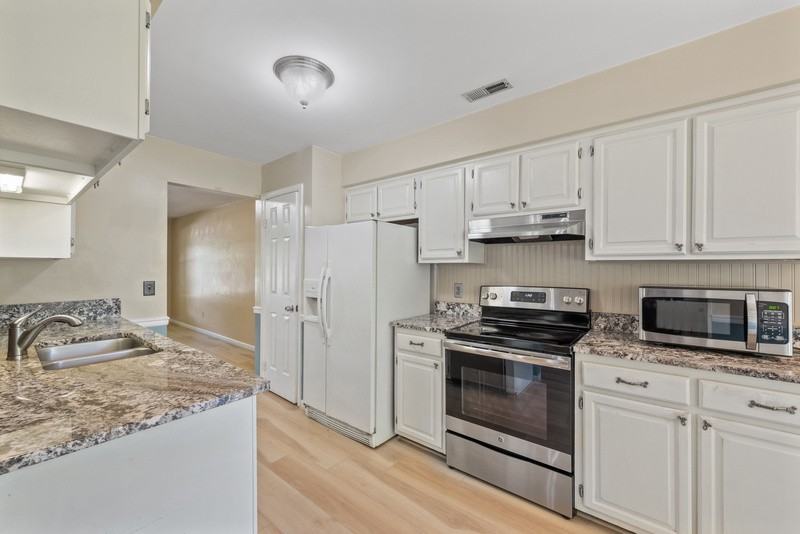 2105 Grey Fox Ln - Photo 5 of 32