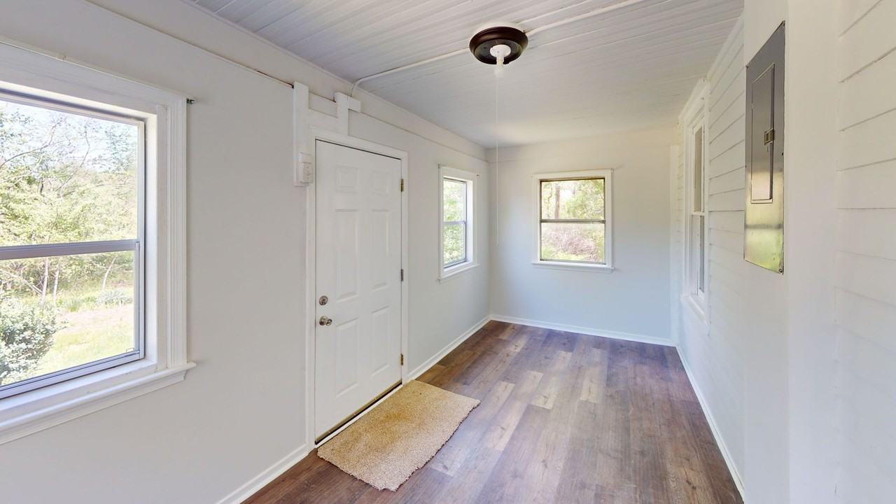 4633 Garth Rd - Photo 3 of 15