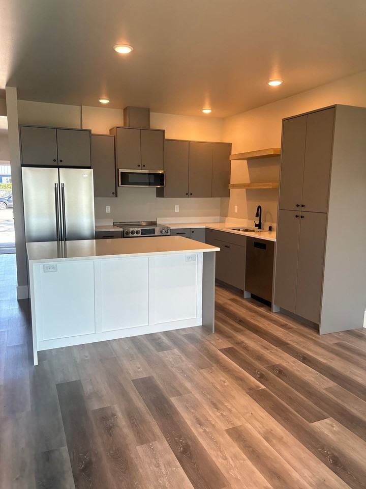 781 Georgia Street - Photo 5 of 11