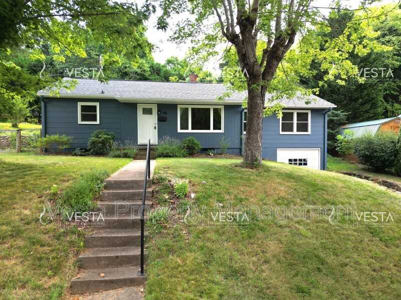 18 Pinewood Pl - Photo 2 of 49