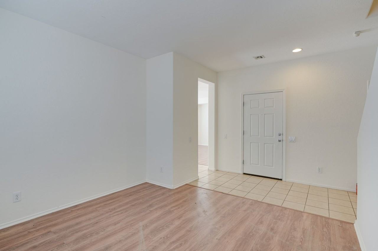2717 Rimbaud St - Photo 6 of 35