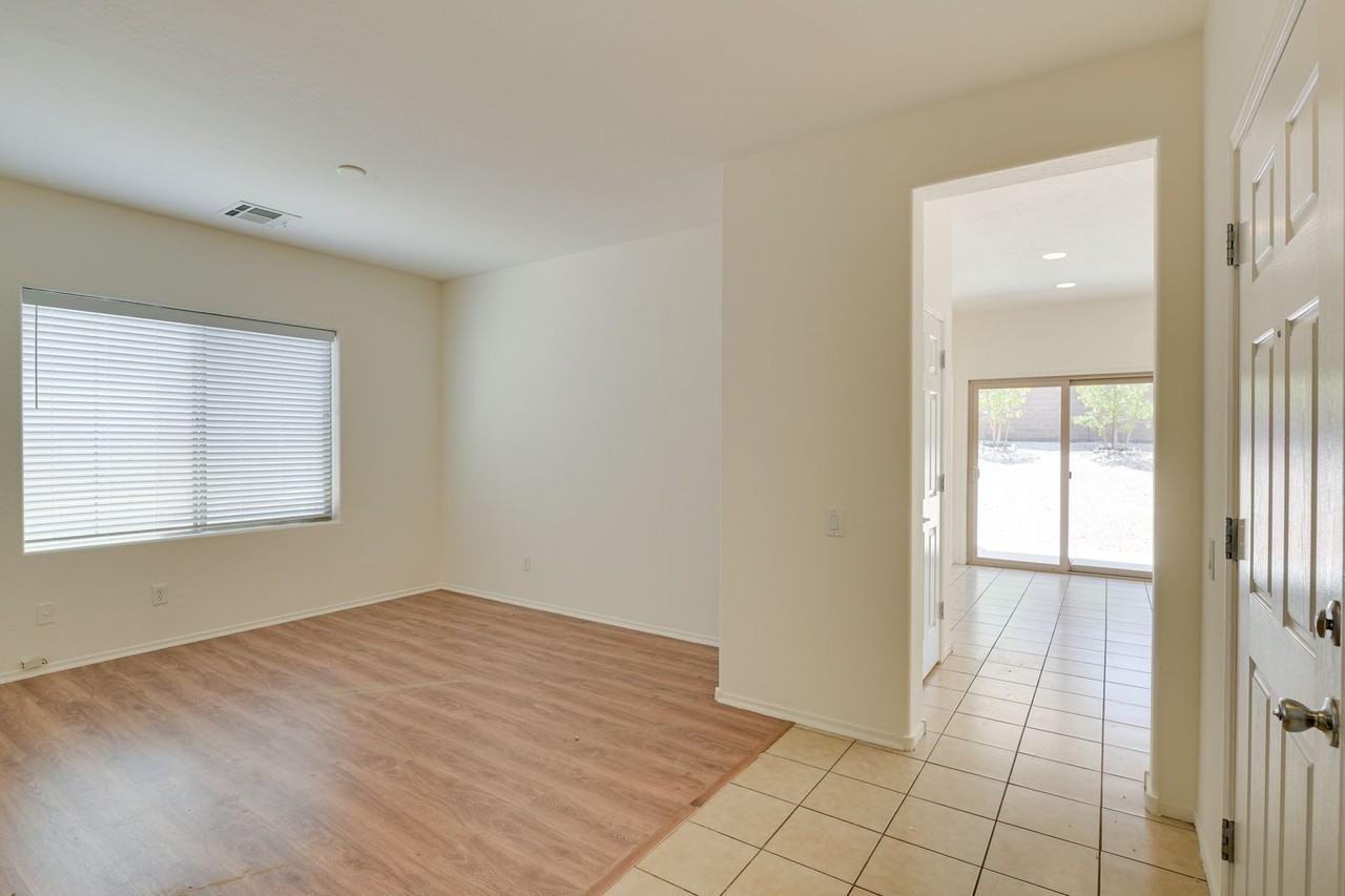 2717 Rimbaud St - Photo 7 of 35