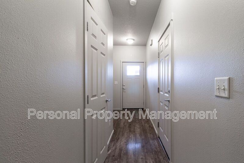 1311 Ne 82nd Way - Photo 2 of 20