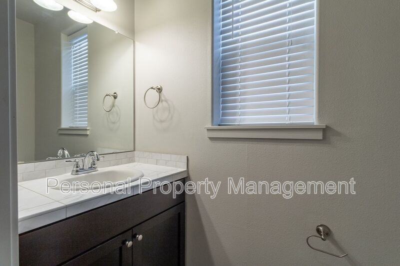 1311 Ne 82nd Way - Photo 3 of 20