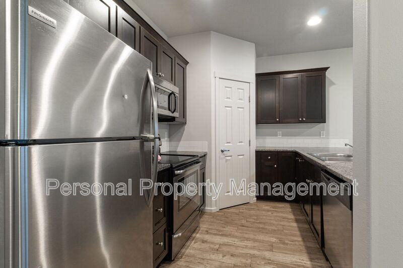 1311 Ne 82nd Way - Photo 6 of 20
