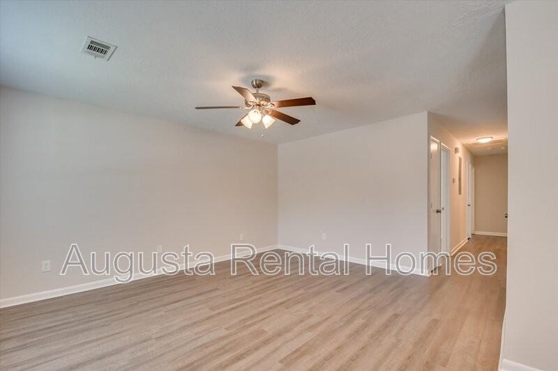 3408 Princess Ct - Photo 7 of 29