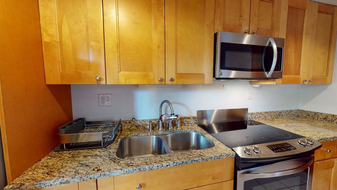 1915 E Market St #3 - Photo 5 of 48