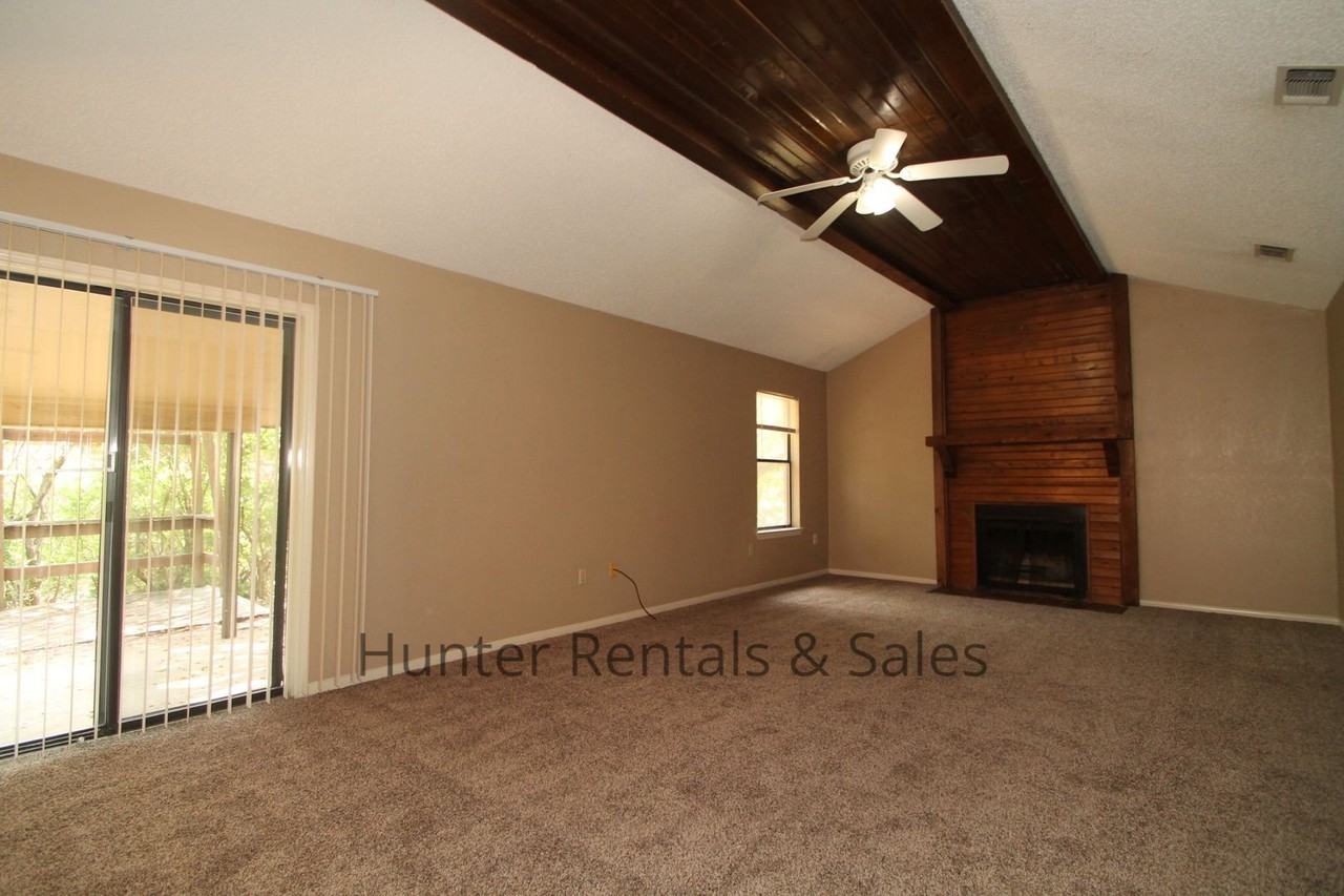 809 Beaver Trl - Photo 5 of 25