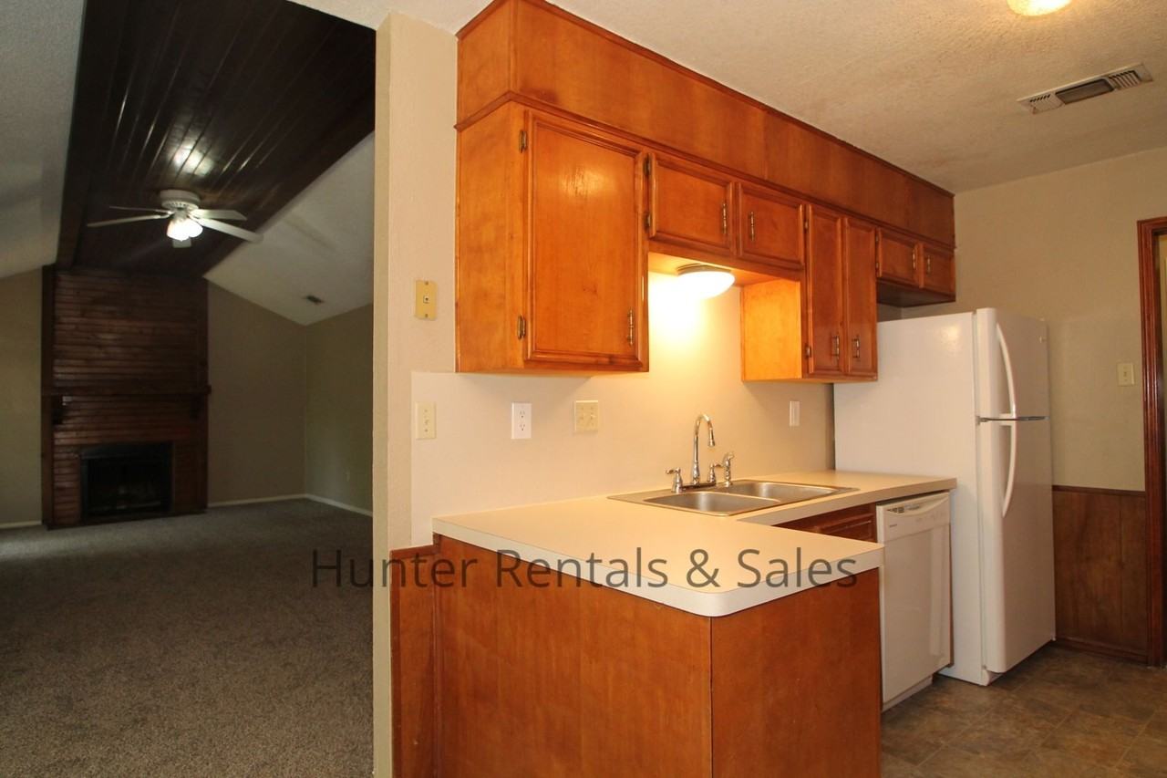 809 Beaver Trl - Photo 7 of 25