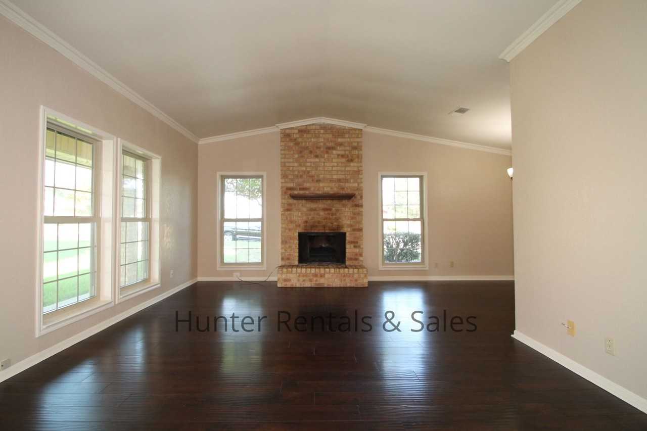 1615 Beaver Trl - Photo 4 of 25