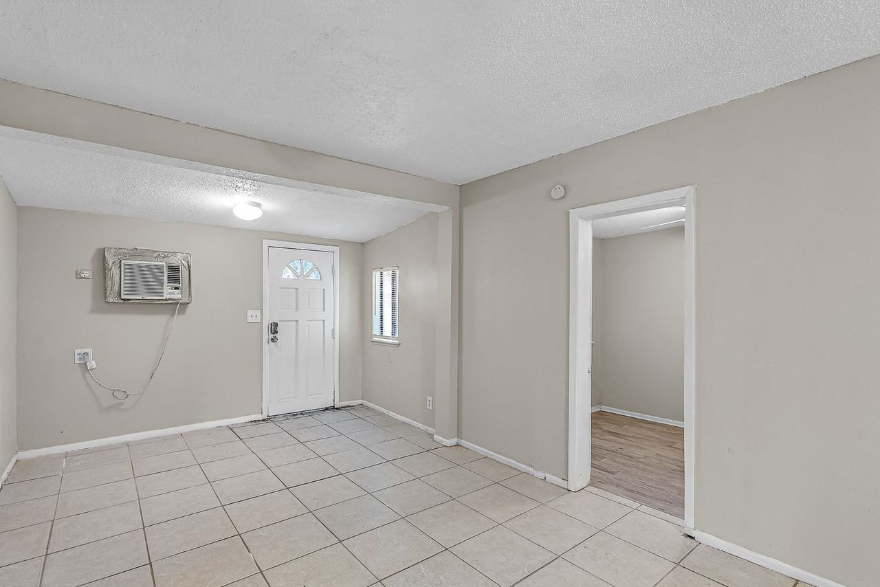 Tampa Street Cottages - Photo 2 of 8