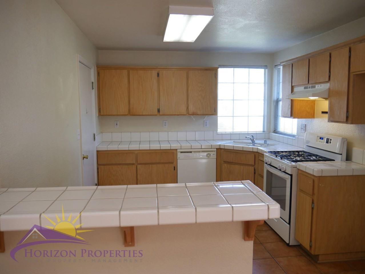 8636 Travary Way - Photo 7 of 28