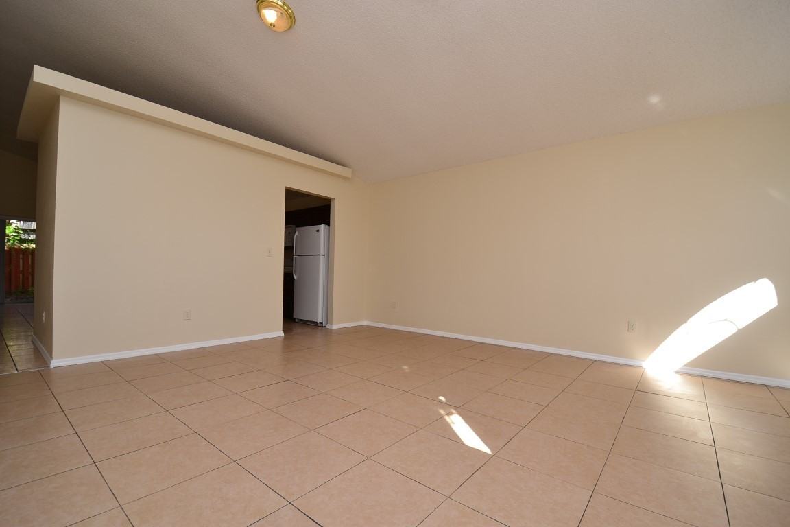 549 Tall Oaks Ter - Photo 2 of 15