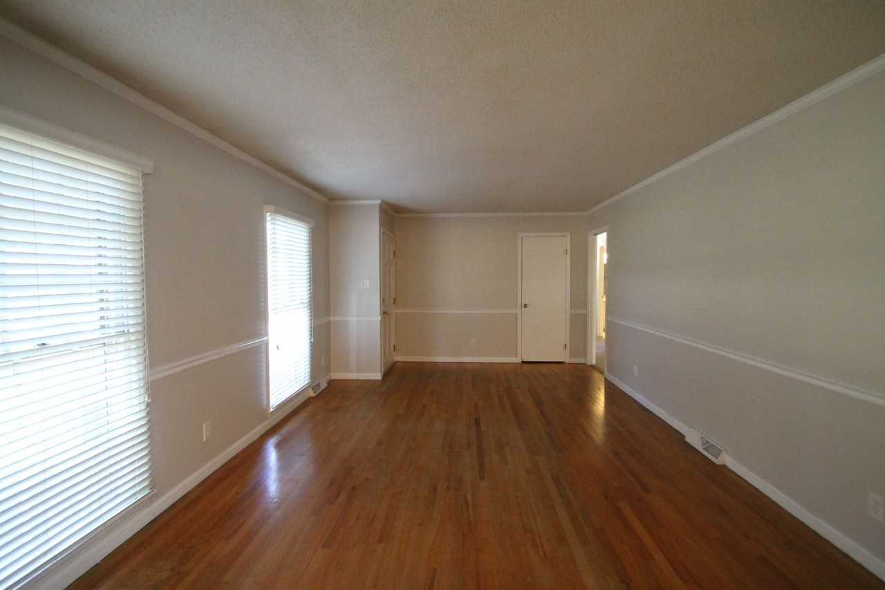 1904 Huntington Pl - Photo 2 of 21