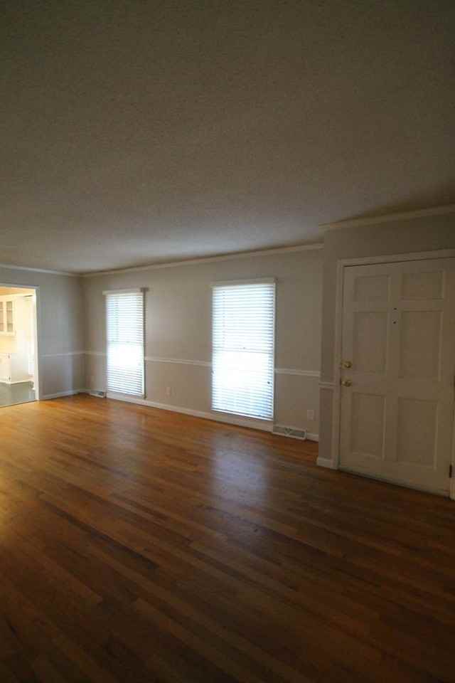 1904 Huntington Pl - Photo 3 of 21