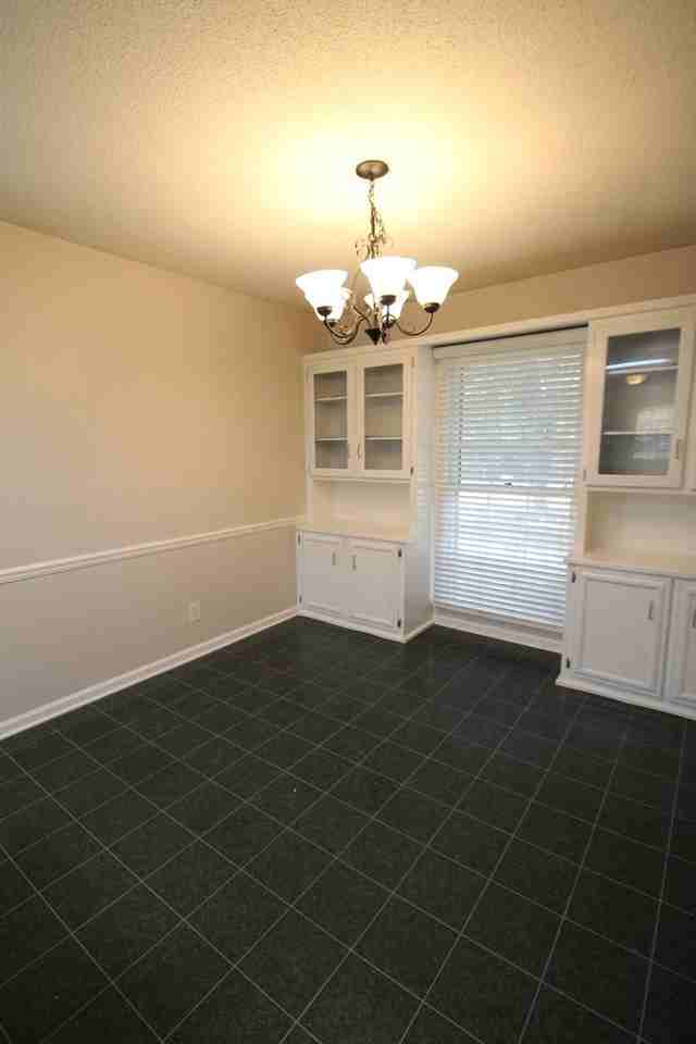 1904 Huntington Pl - Photo 5 of 21